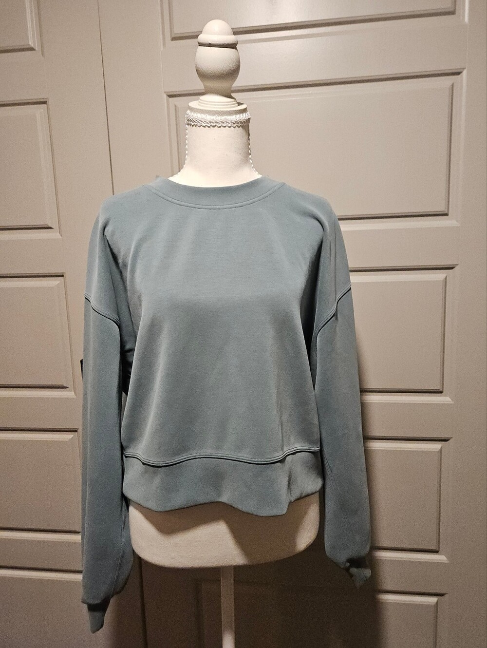 Lululemon Perfectly Oversized Cropped Crew Softstreme Sage Green Size 6
